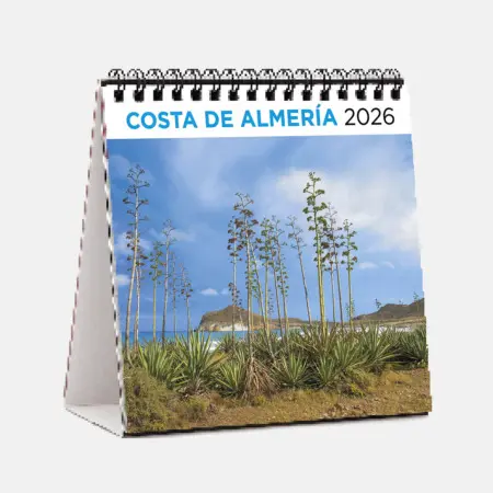 Calendrier 2026 Dessus de table carré Almeria. Sélection de certains des paysages les plus évocateurs du Cap de Gata et de la Costa d'Almeria. Découvrez avec ce joli calendrier mural