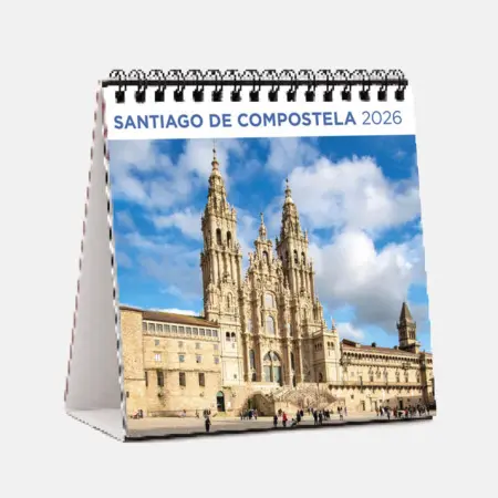 Calendrier 2026 Dessus de table carré Santiago de Compostelle. Découvrez la magie de cette ville historique à travers douze images impressionnantes qui vous transporteront dans les rues pavées et les monuments emblématiques qui font de Santiago un lieu unique.